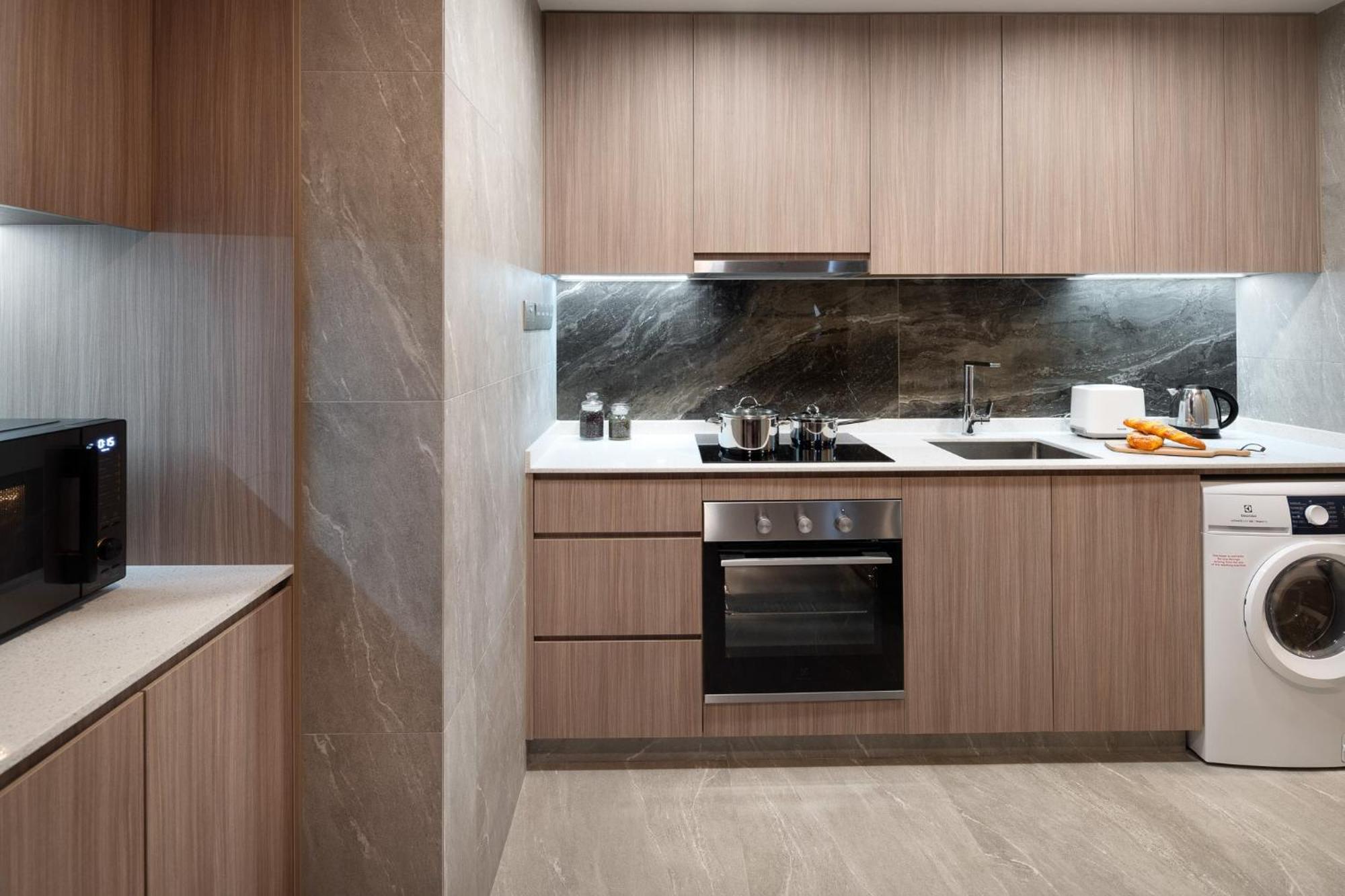 Khách sạn hẻo lánh Park Avenue Clemenceau
