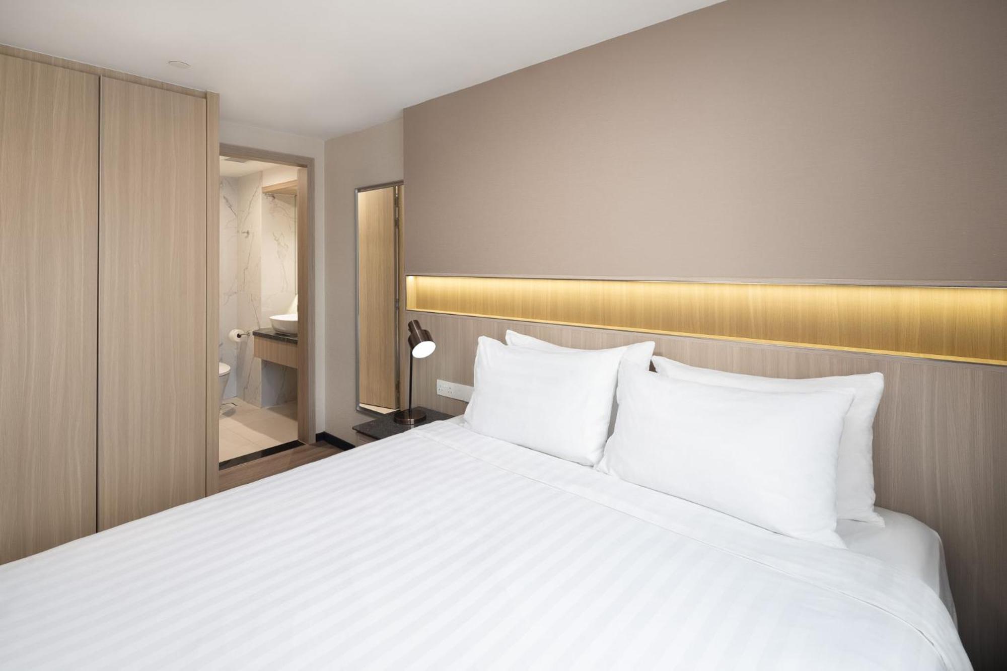 Khách sạn hẻo lánh Park Avenue Clemenceau