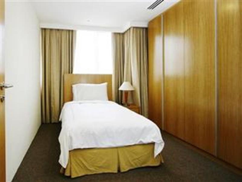 Khách sạn hẻo lánh Park Avenue Clemenceau 4*