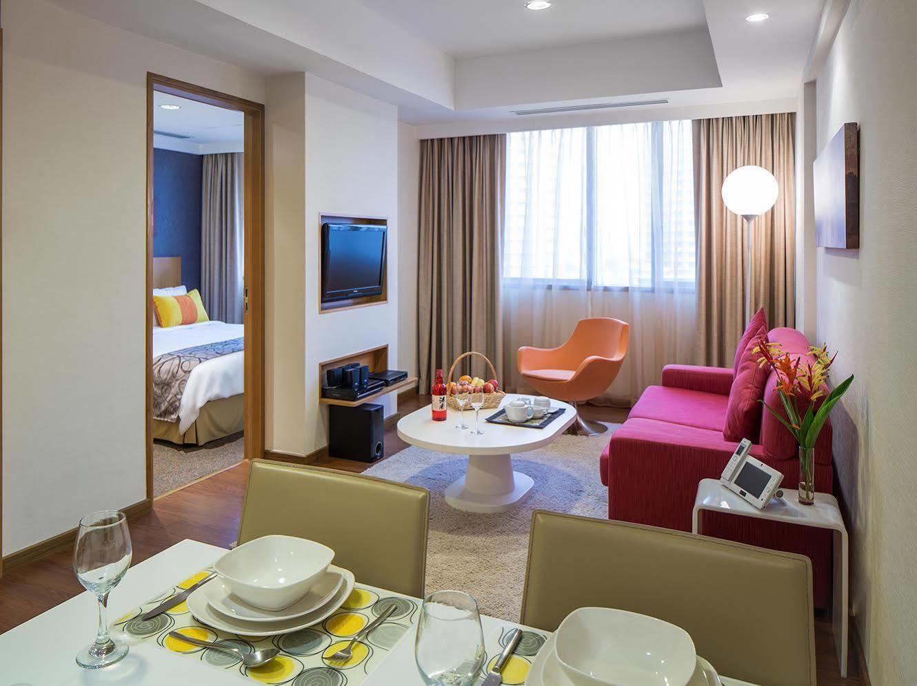 Khách sạn hẻo lánh Park Avenue Clemenceau