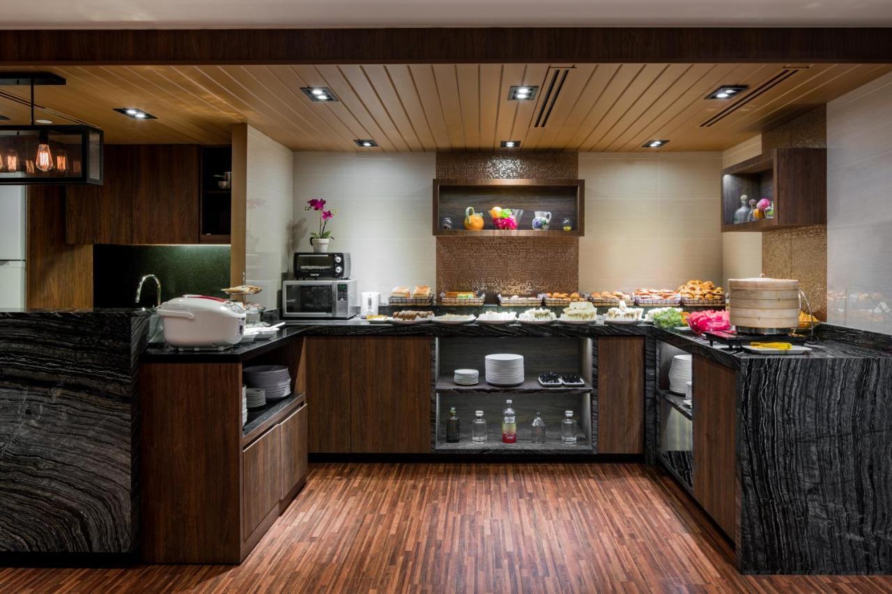 Khách sạn hẻo lánh Park Avenue Clemenceau